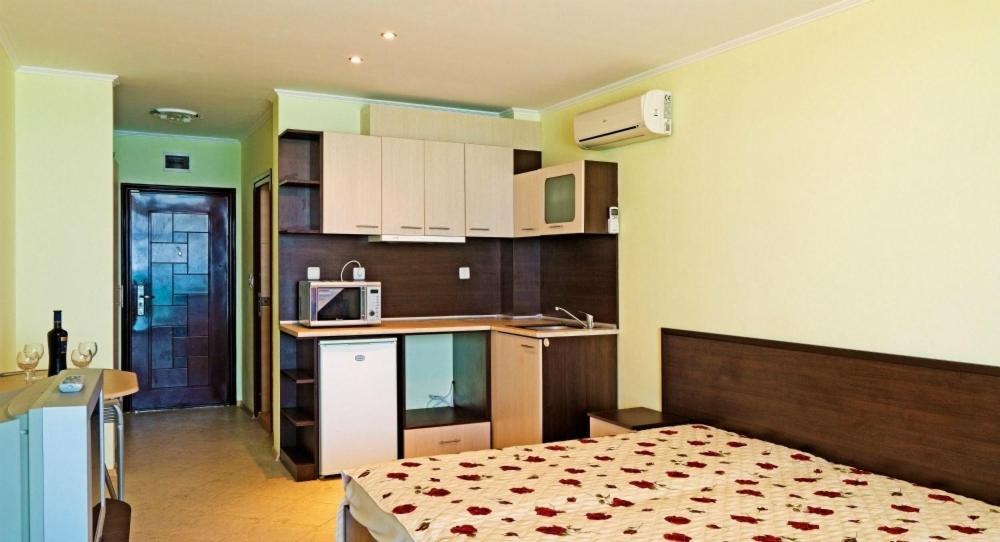 Black Sea Paradise Hotel โซโซโปล ภายนอก รูปภาพ